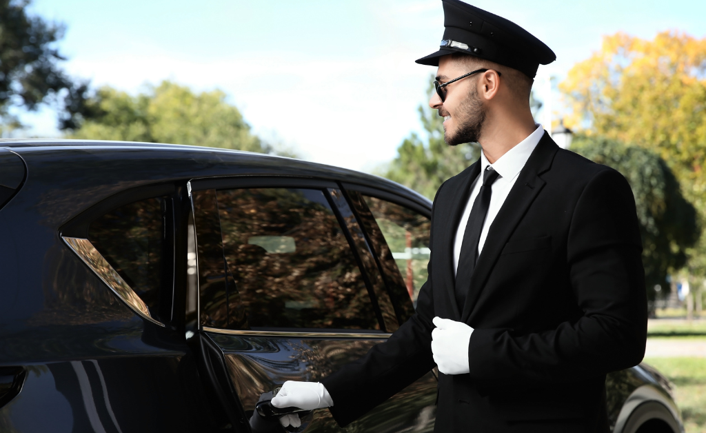 How Enclosed Car Transport Works vs Open in the UK: A Comprehensive Guide